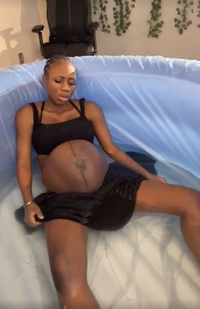 Korra Obidi giving birth
