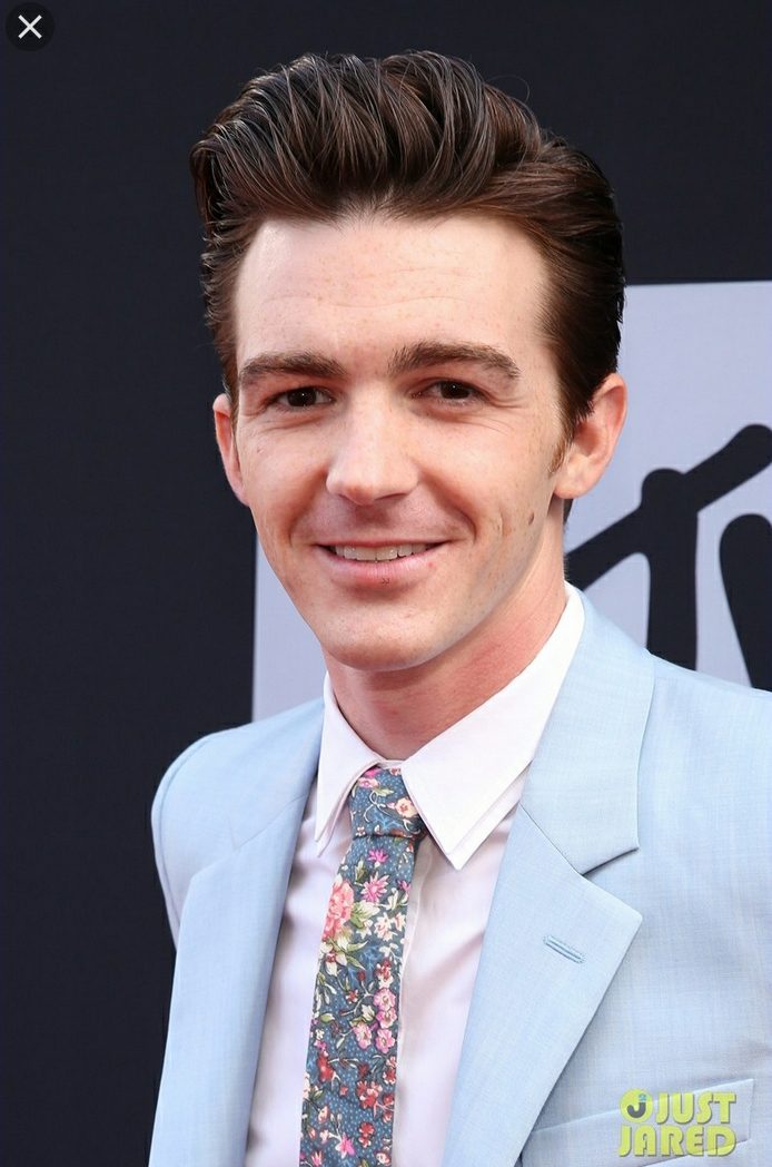 Drake Bell Biography And Net Worth 2022: How Rich is the Former Nickelodeon Star ?