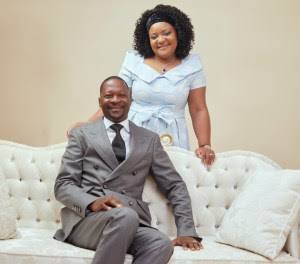Emmanuel Makandiwa Biography,  Age, Wife, Church and Net Worth 