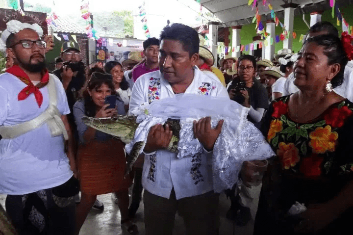 Mexican Mayor Marries Reptile